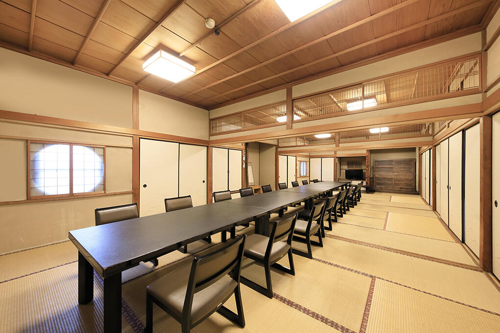 大広間(机・椅子あり)